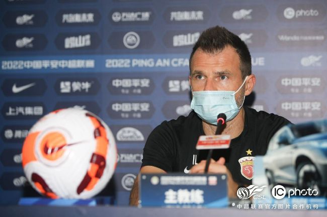 媒体指出，马尤卢与巴黎的合同将在2024年6月到期，他被认为是埃梅里之后巴黎青训学院最有前途的年轻球员之一。